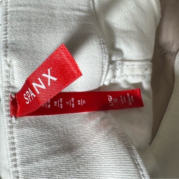 SPANXshape™ EveryWear Kick Flare White Jeans Size Large - Picture 11 of 11